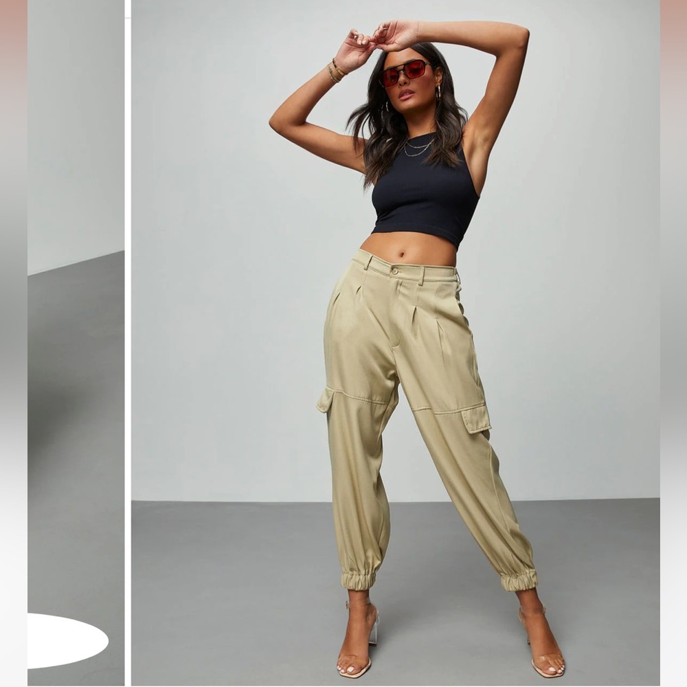 MINOGUE POCKETED UTILITY JOGER PANTS 
OLIVE size Medium